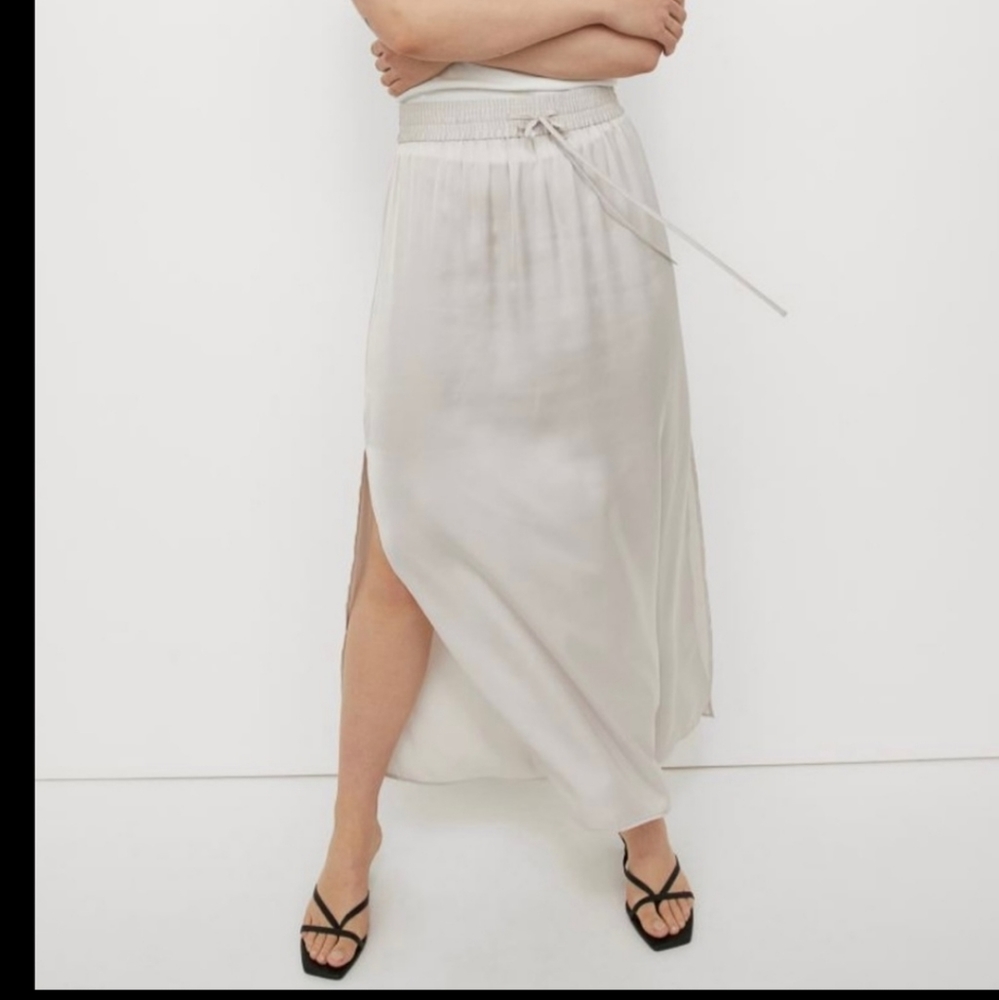 H&M Satin Maxi Slip Skirt With Side Slits, Size: L, Champagne Off-White - Picture 6 of 6